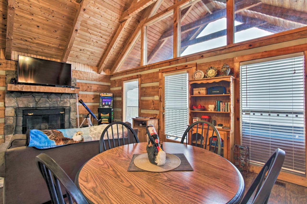Sevierville Cabin With Private Hot Tub And Fireplace! Ngoại thất bức ảnh