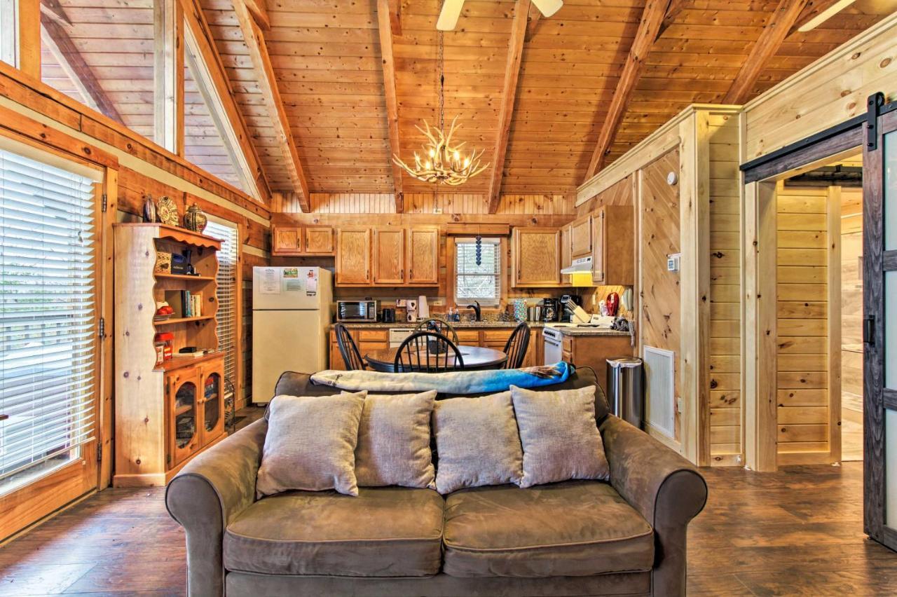 Sevierville Cabin With Private Hot Tub And Fireplace! Ngoại thất bức ảnh